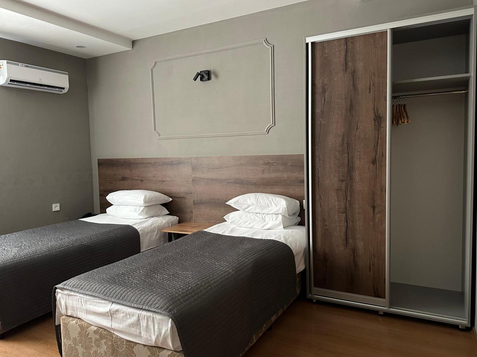 Gloria Standard Hotel